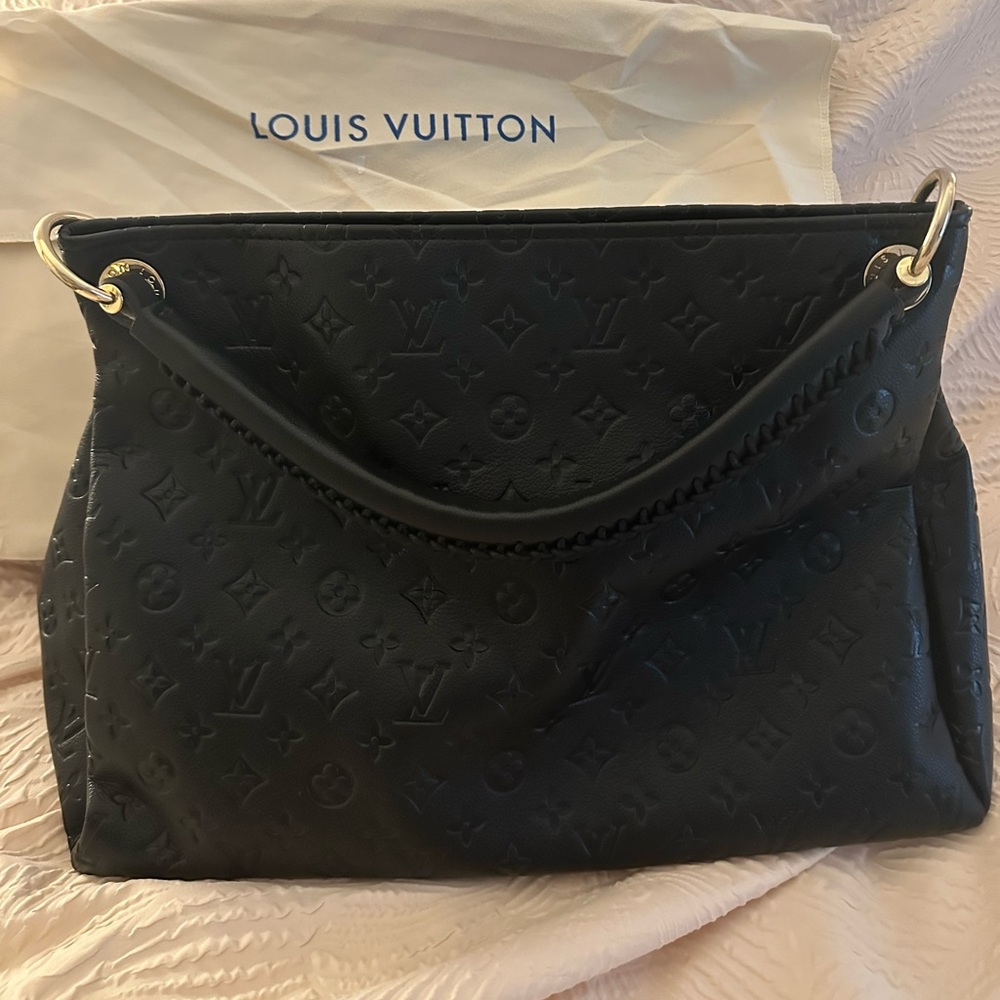 Louis Vuitton Artsy MM